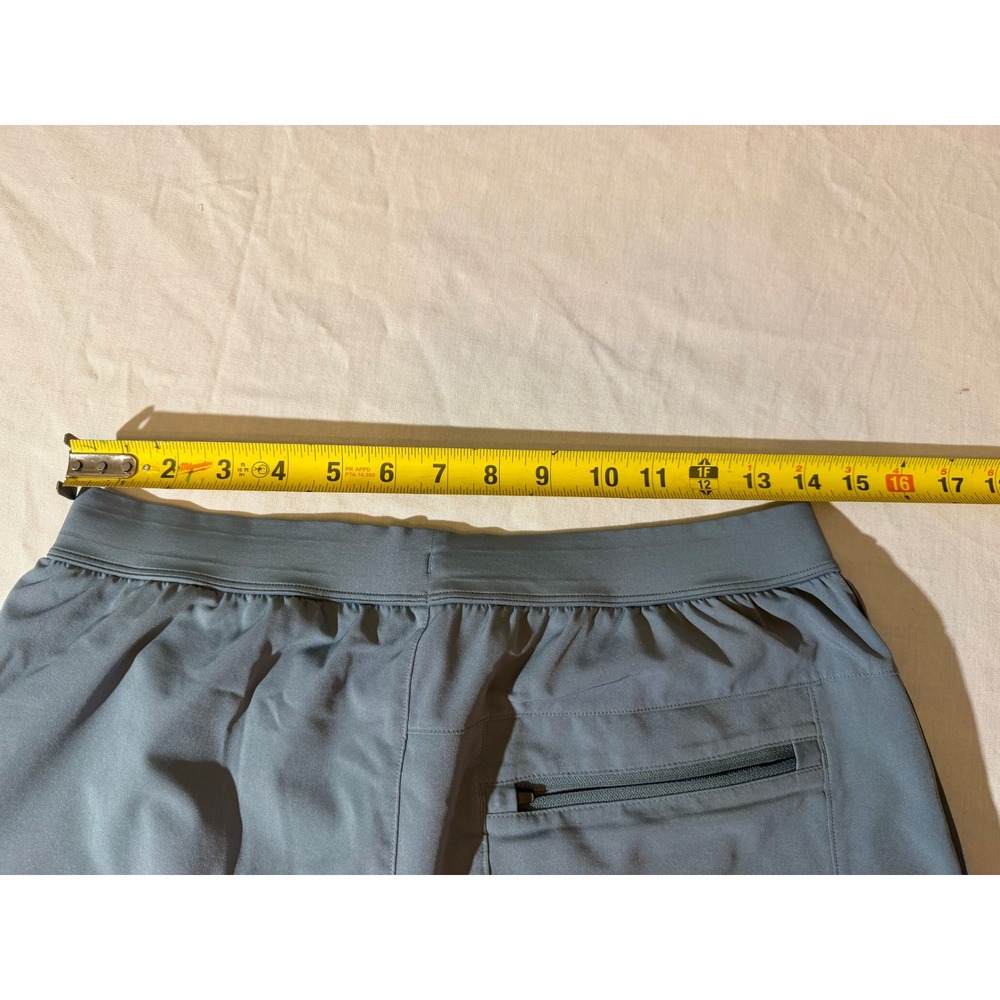 Vuori Course Short Lined 5 Inch Inseam Abyss Blue Mens Athletic Training Shorts - Picture 3 of 5